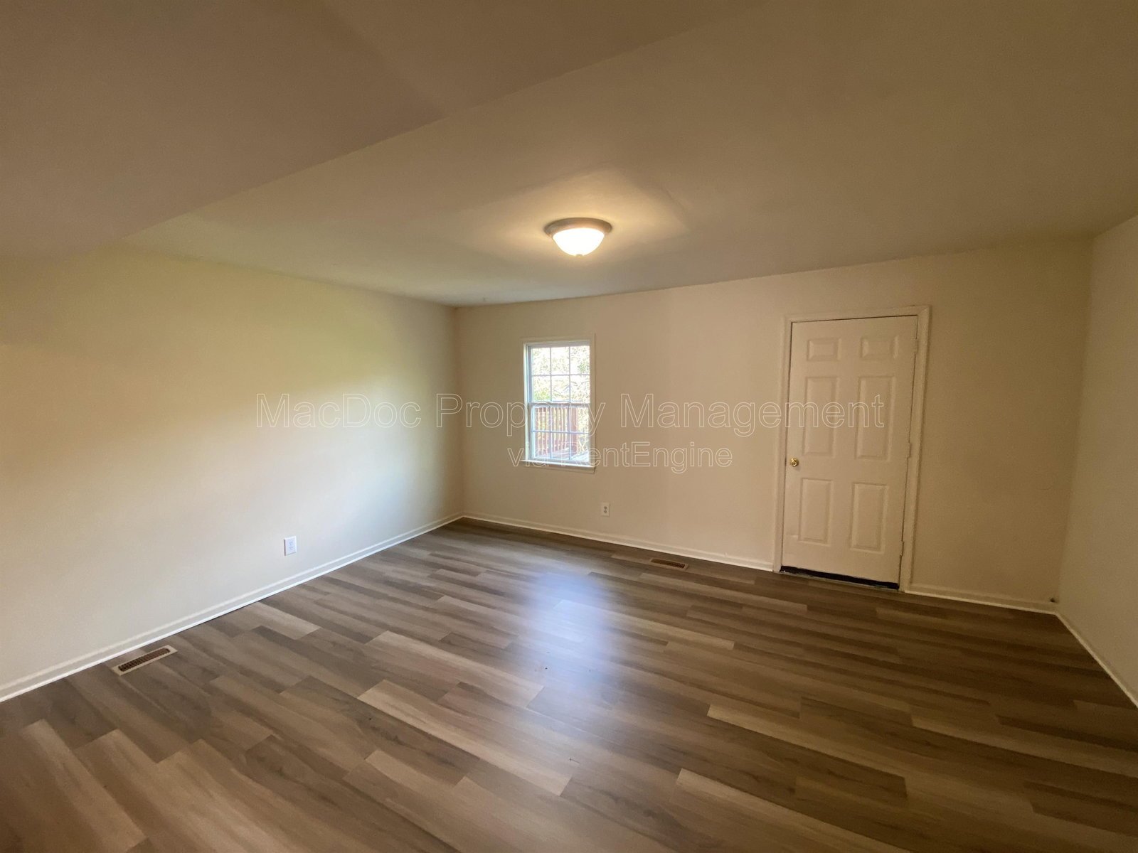 706 Olde Greenwich Circle Fredricksburg, VA 22408 property image