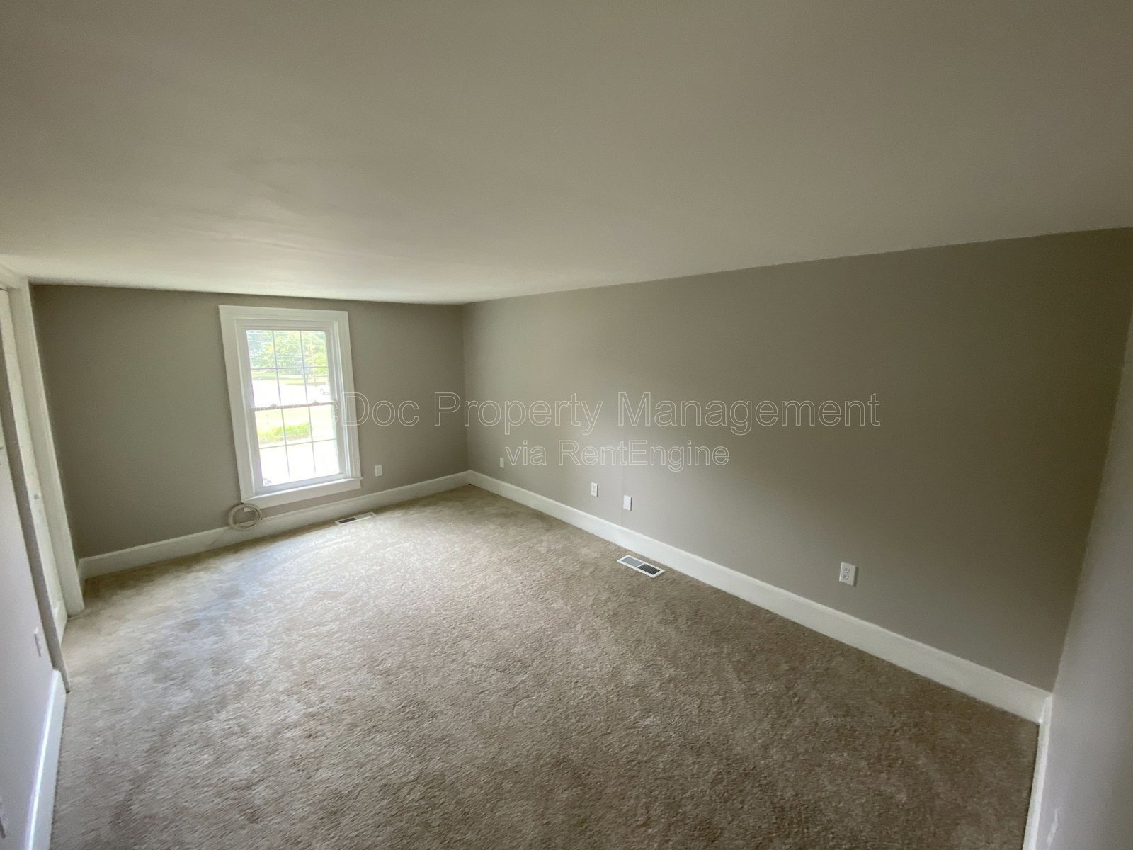 210 Milford Street Unit B Bowling Green, VA 22427 property image