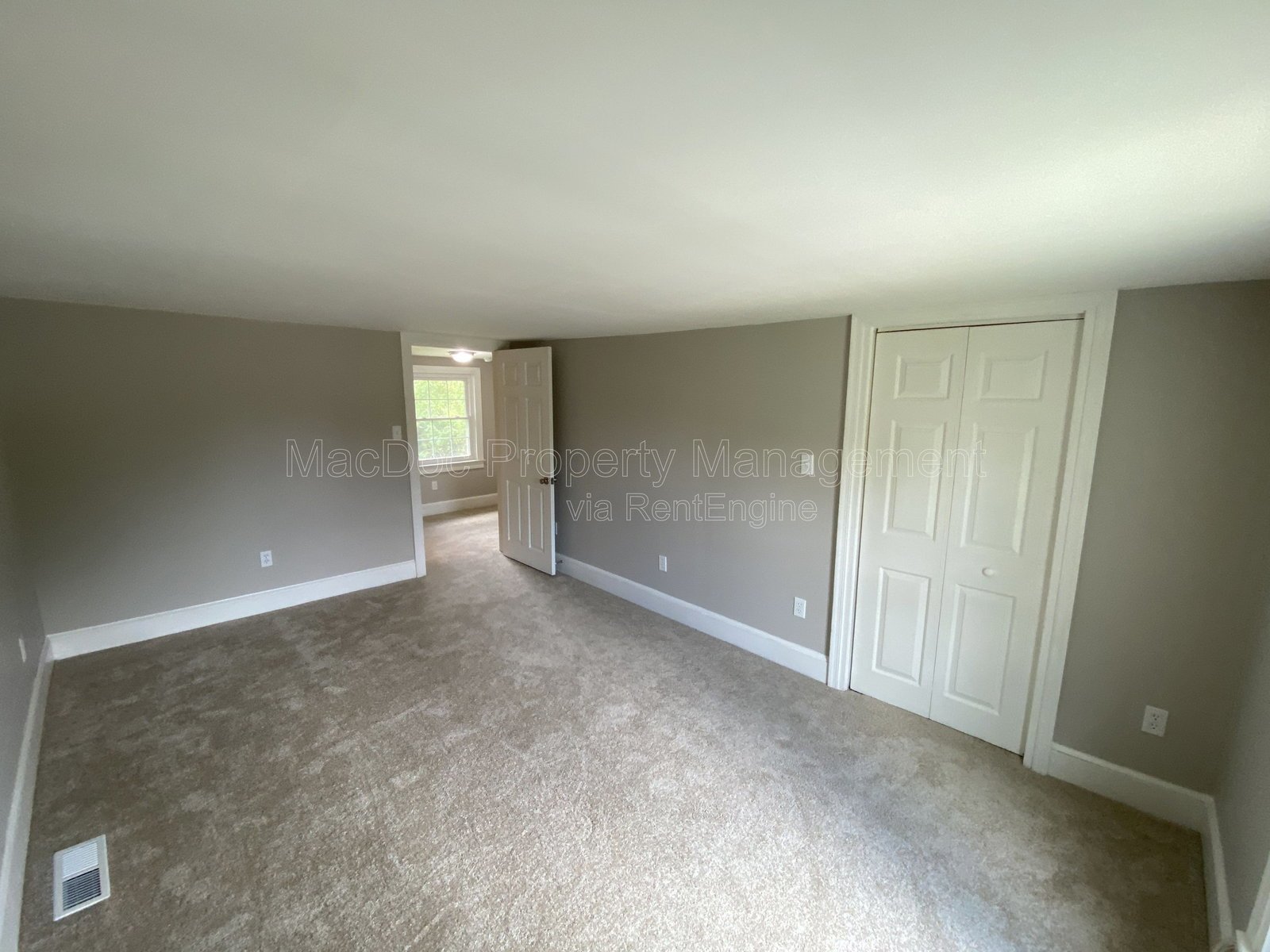 210 Milford Street Unit B Bowling Green, VA 22427 property image