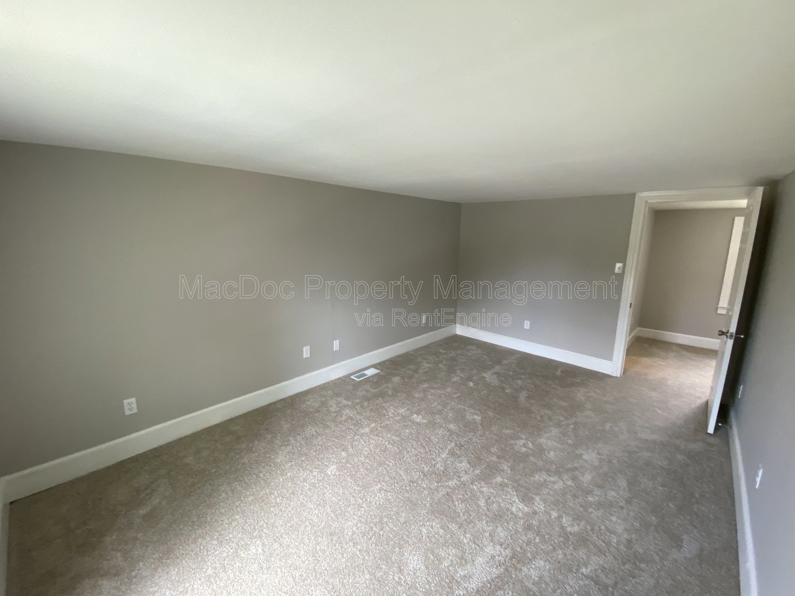 210 Milford Street Unit B Bowling Green, VA 22427 property image