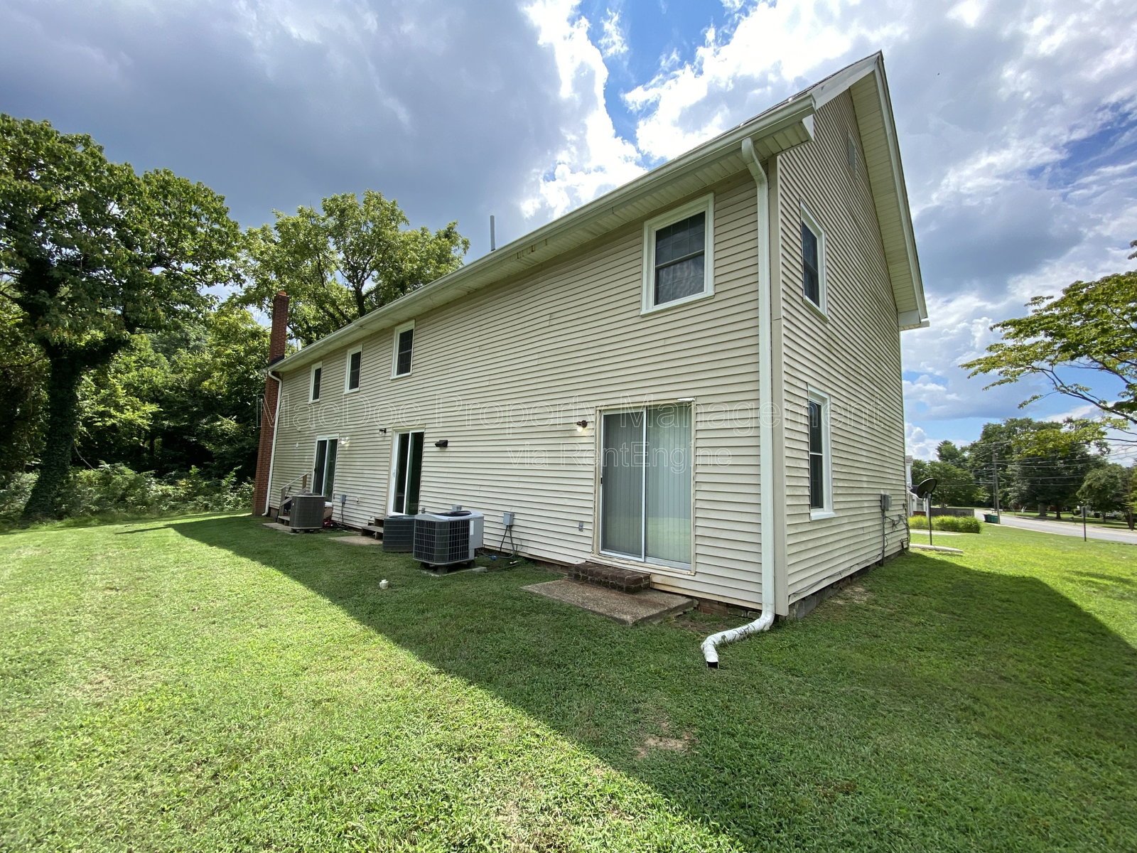 210 Milford Street Unit B Bowling Green, VA 22427 property image