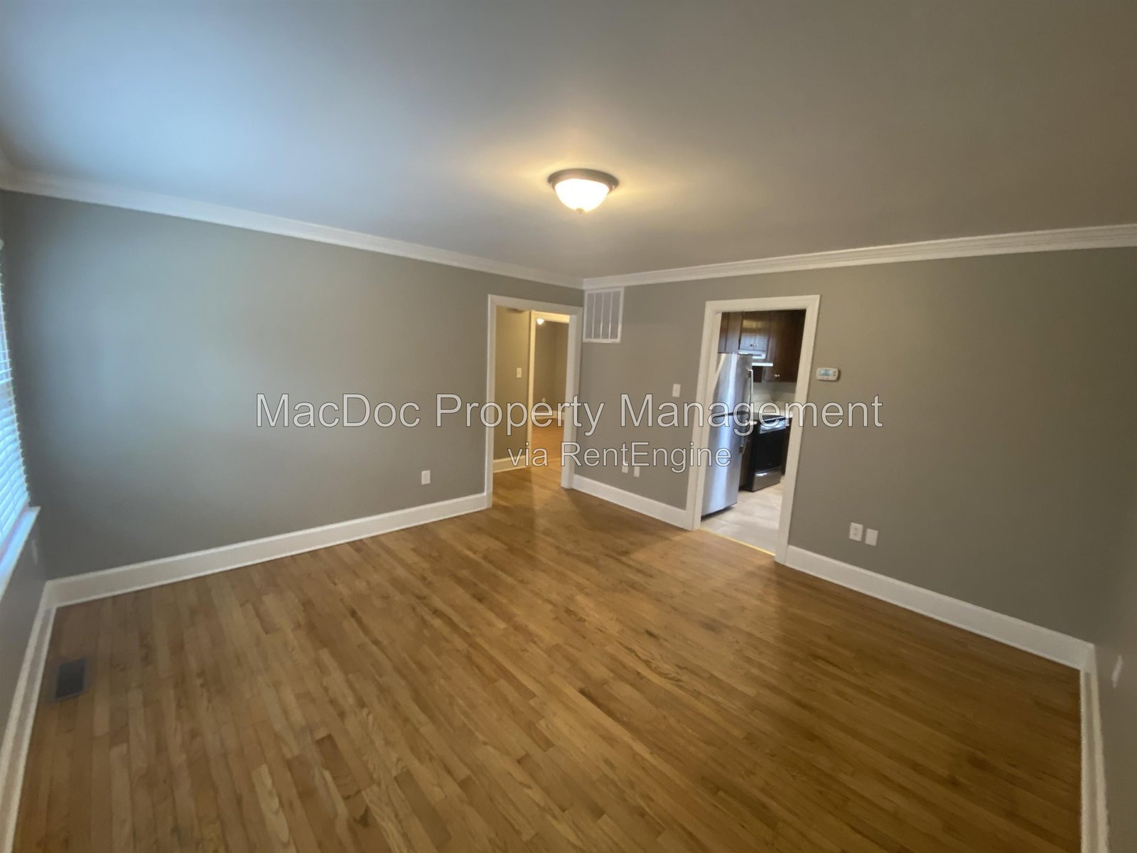 214 W Broaddus Avenue Bowling Green, VA 22427 property image