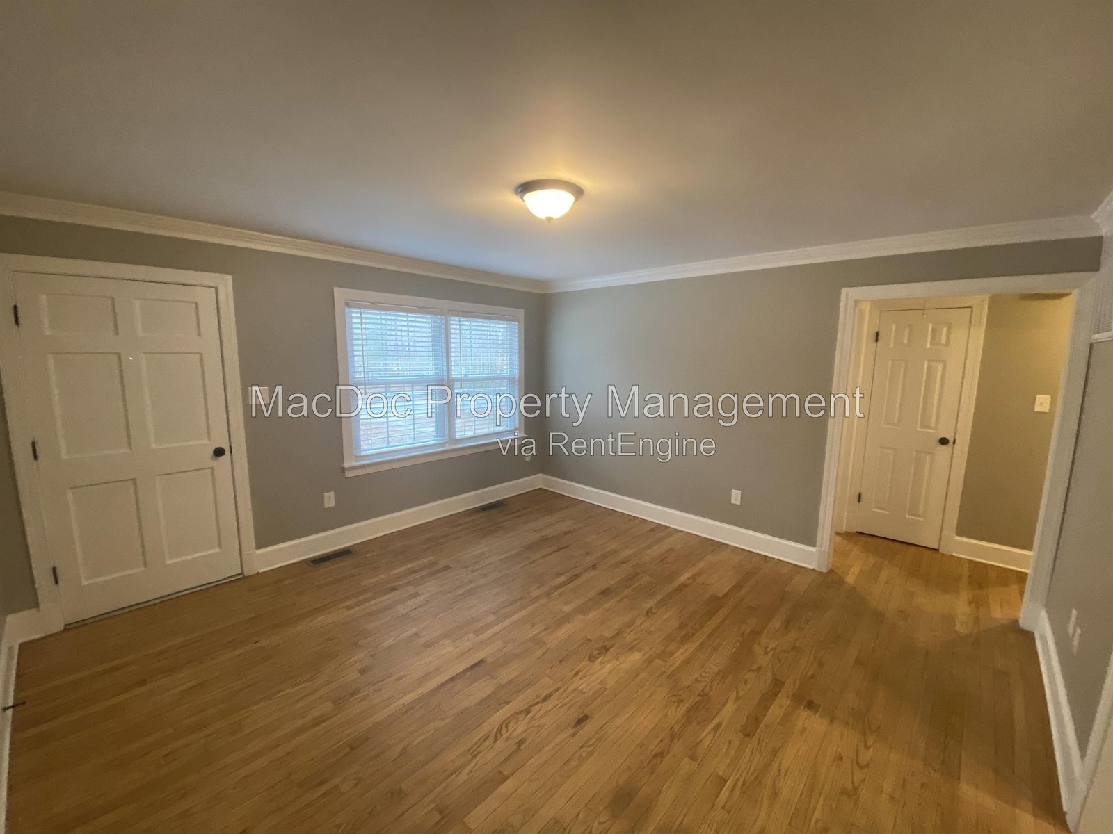 214 W Broaddus Avenue Bowling Green, VA 22427 property image