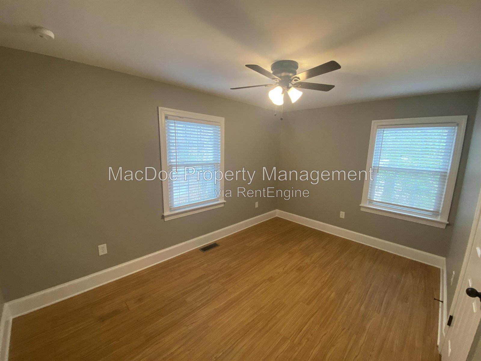 214 W Broaddus Avenue Bowling Green, VA 22427 property image