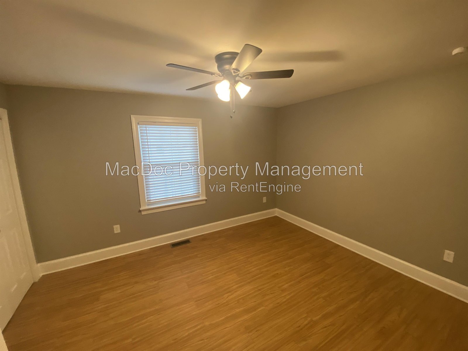 214 W Broaddus Avenue Bowling Green, VA 22427 property image