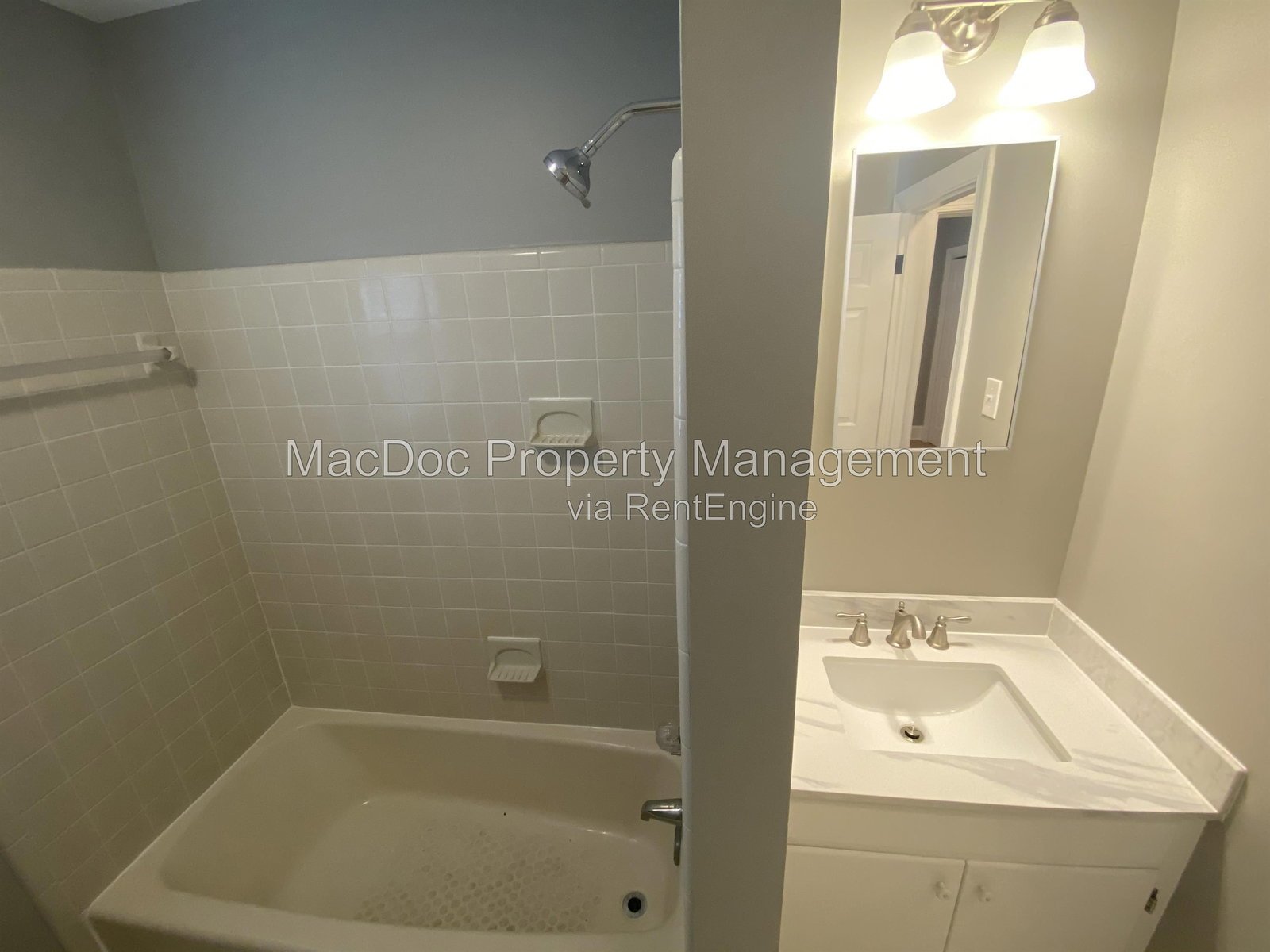 214 W Broaddus Avenue Bowling Green, VA 22427 property image