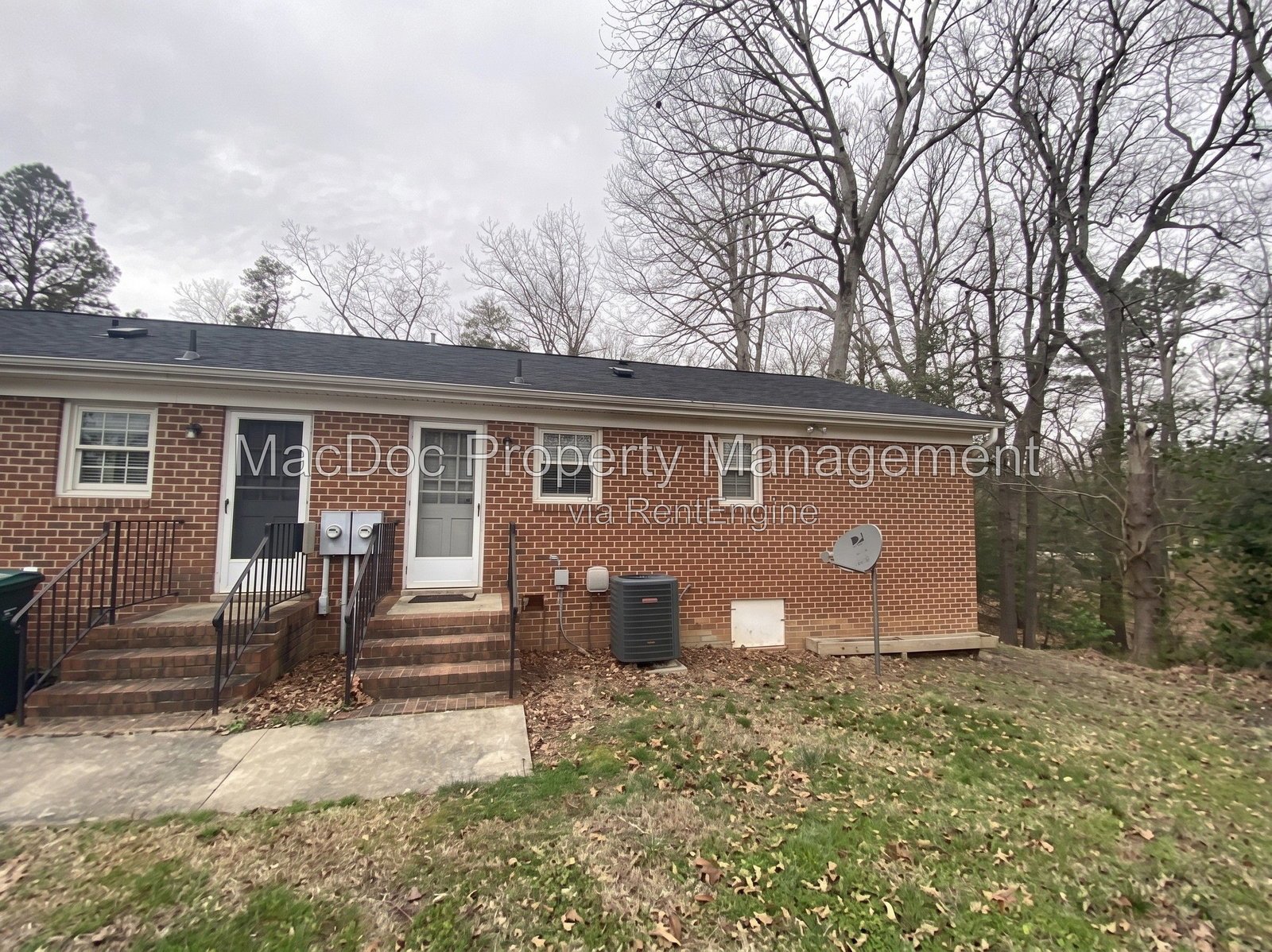 214 W Broaddus Avenue Bowling Green, VA 22427 property image