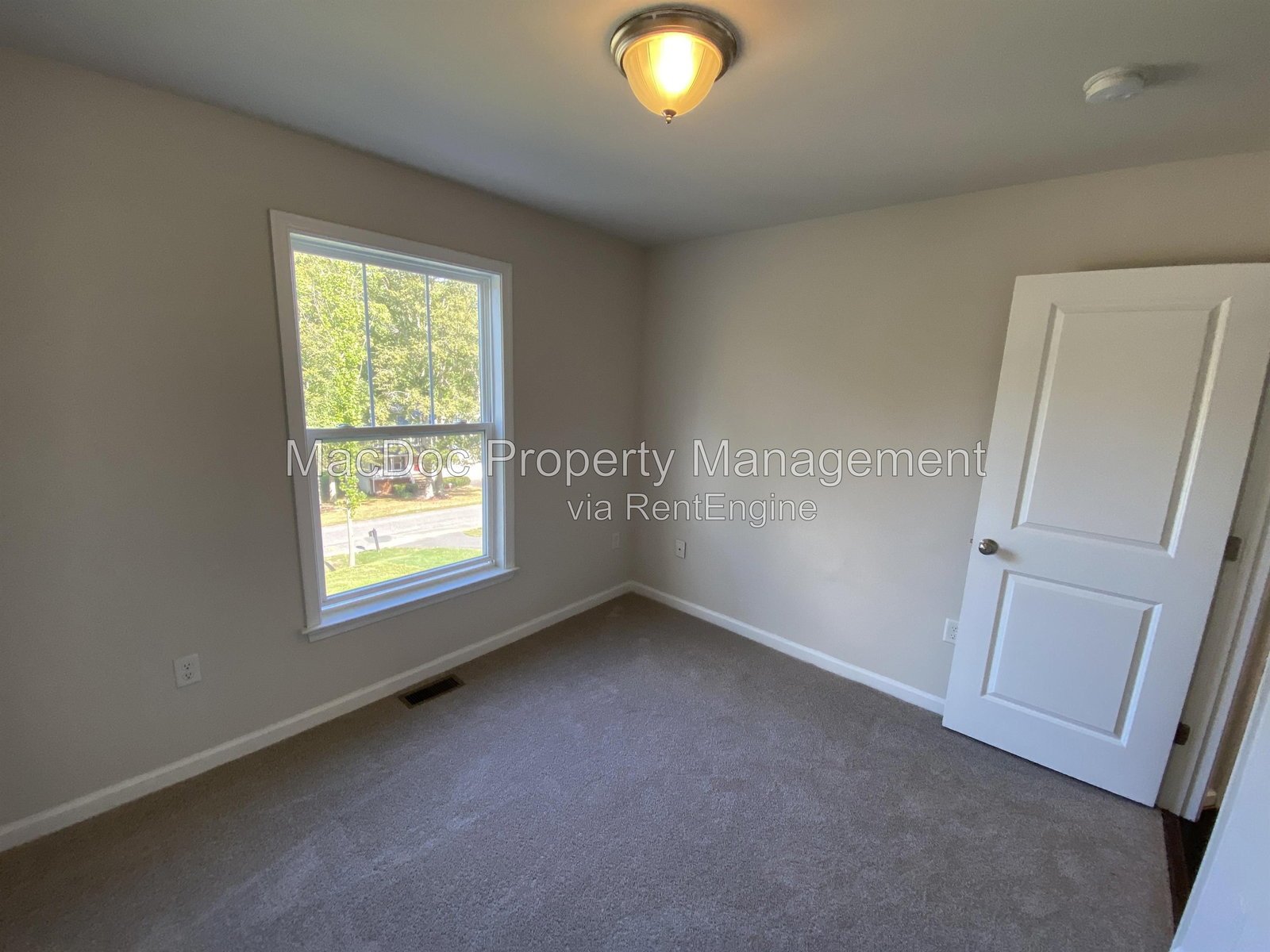 6 Howard Circle Fredericksburg, VA 22405 property image