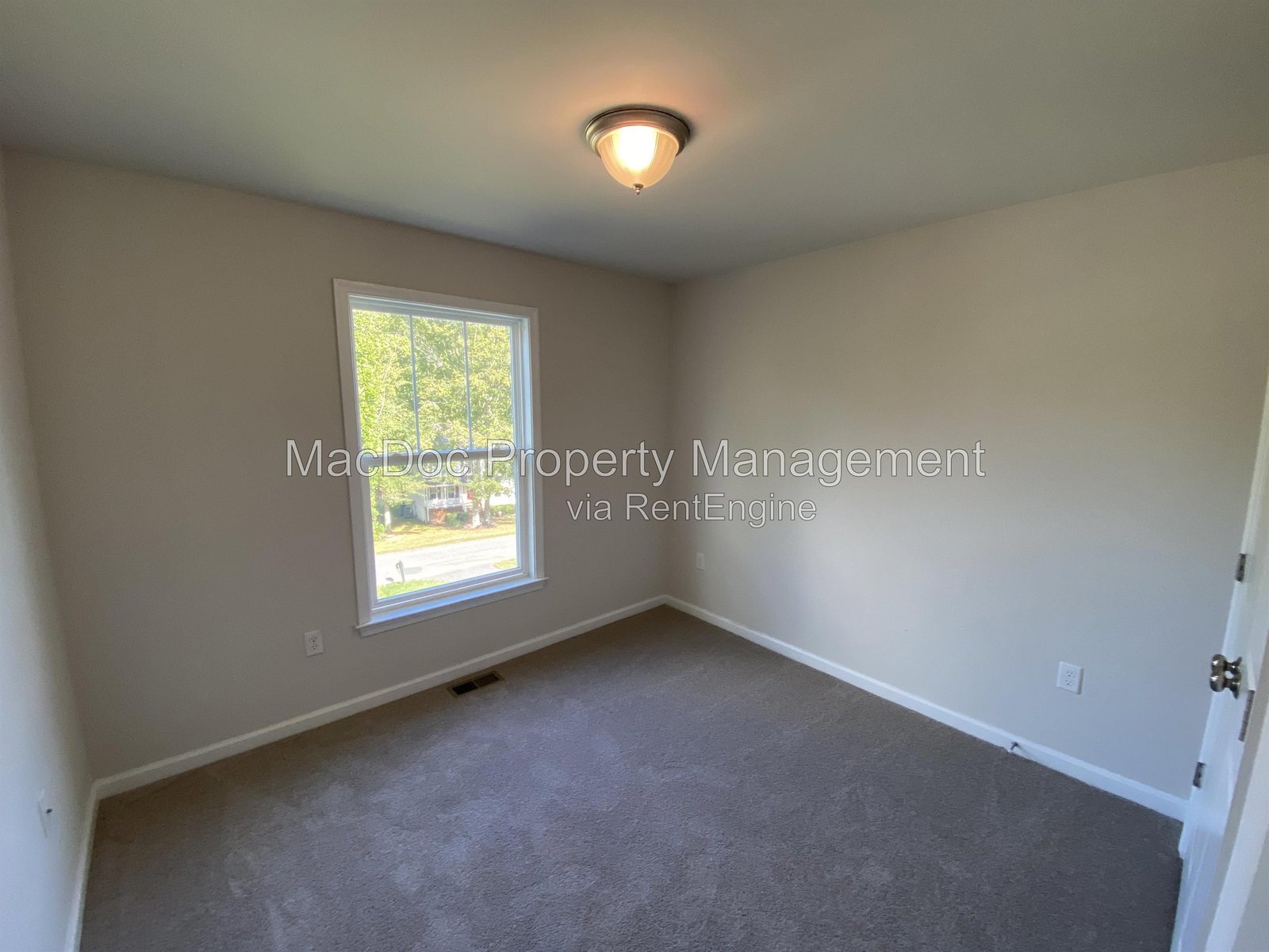 6 Howard Circle Fredericksburg, VA 22405 property image