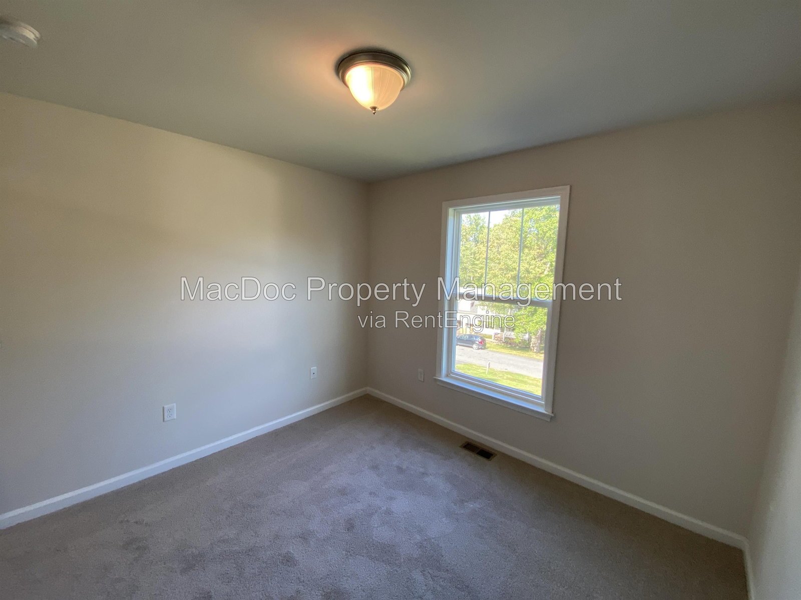6 Howard Circle Fredericksburg, VA 22405 property image