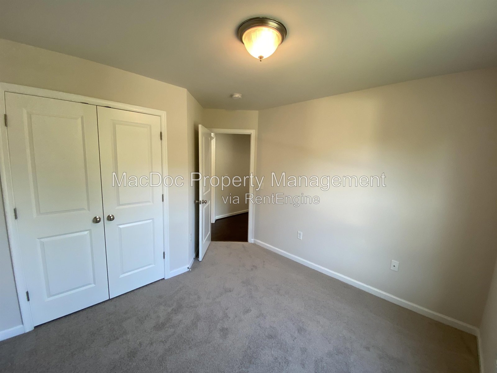 6 Howard Circle Fredericksburg, VA 22405 property image