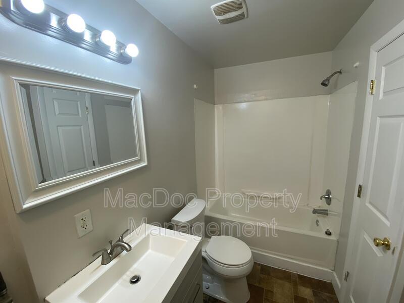 111 Berry Street Apt 1 property image